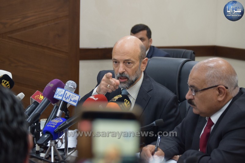 حكومة الرزاز تعيد قانون "الملقي" المسحوب الذي اثار الراي العام 