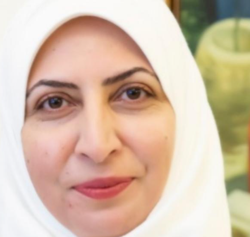 أيها الوطن أتمدحُنا أم نمدحُك؟