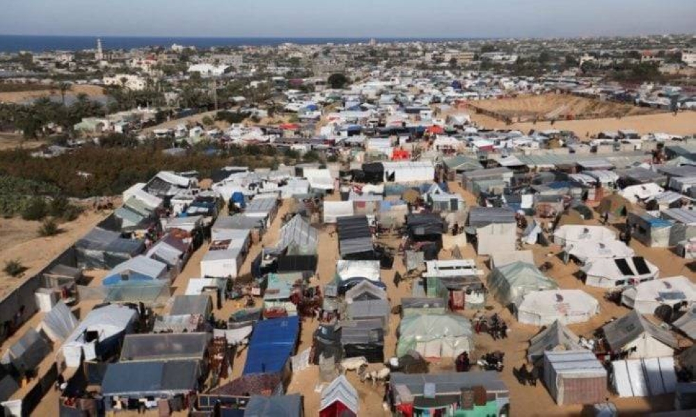 استشهاد 10 فلسطينيين بينهم مسعف جراء قصف الاحتلال خيام النازحين برفح