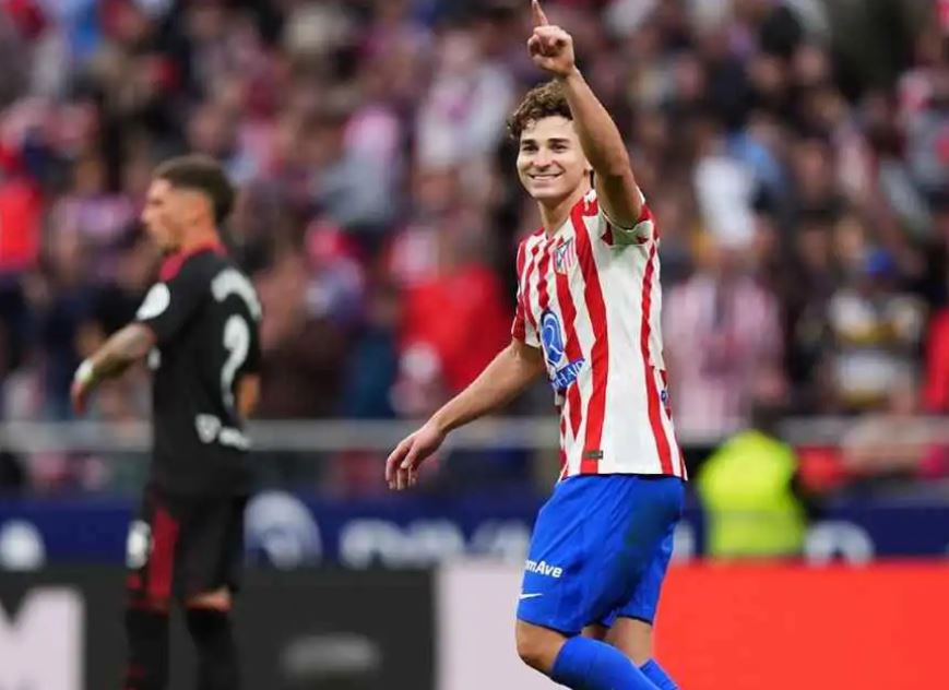 أول رد "عملي" من جوليان ألفاريز على تصريحات رئيس أتلتيكو مدريد 