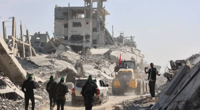  "القسام" تعلن تسليم جثة محتجز للاحتلال تم العثور عليه بالشجاعية في قطاع غزة