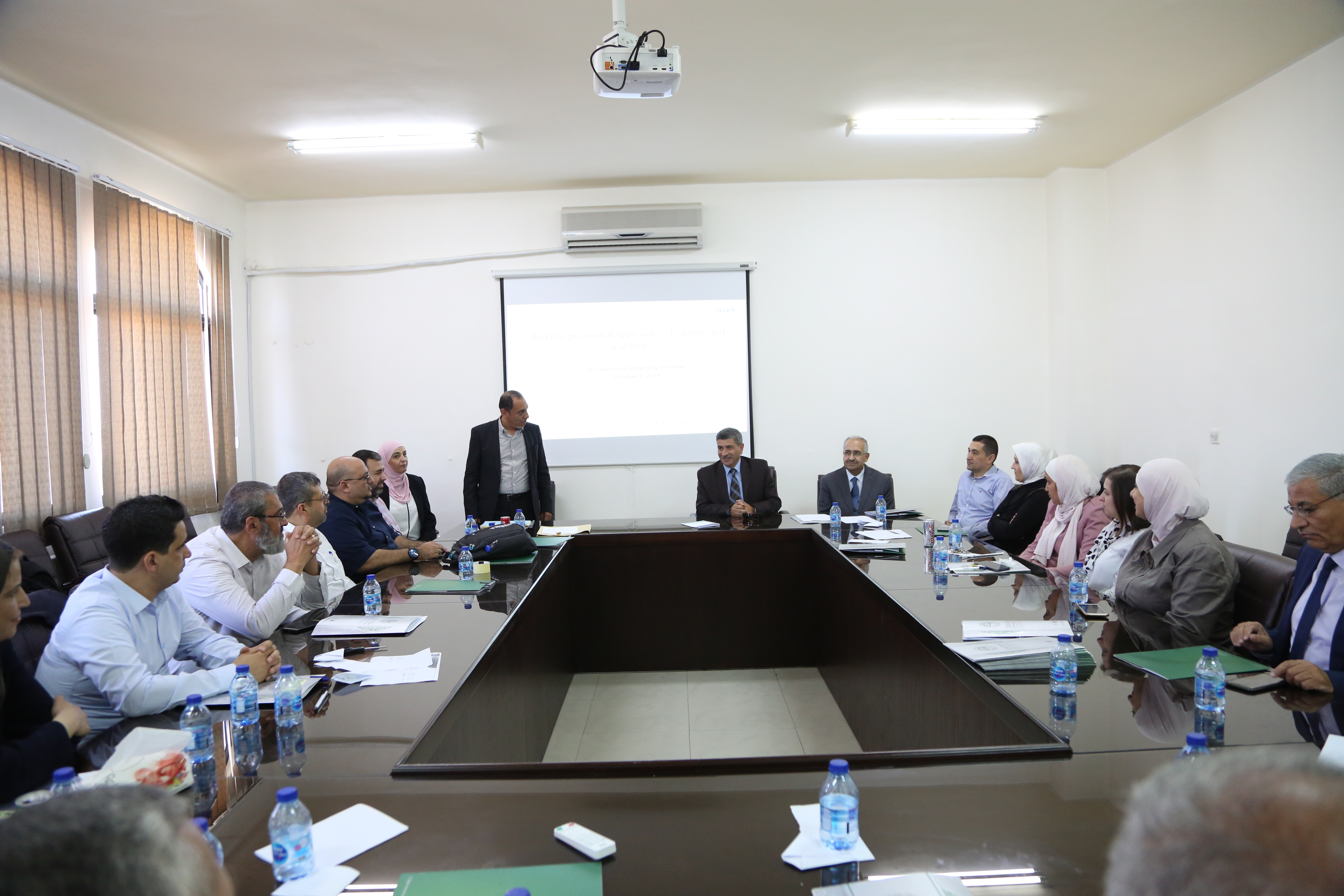 الزيتونة الاردنية تختتم دورة تدريبية بعنوان " نهج ريادة الاعمال في التعليم"