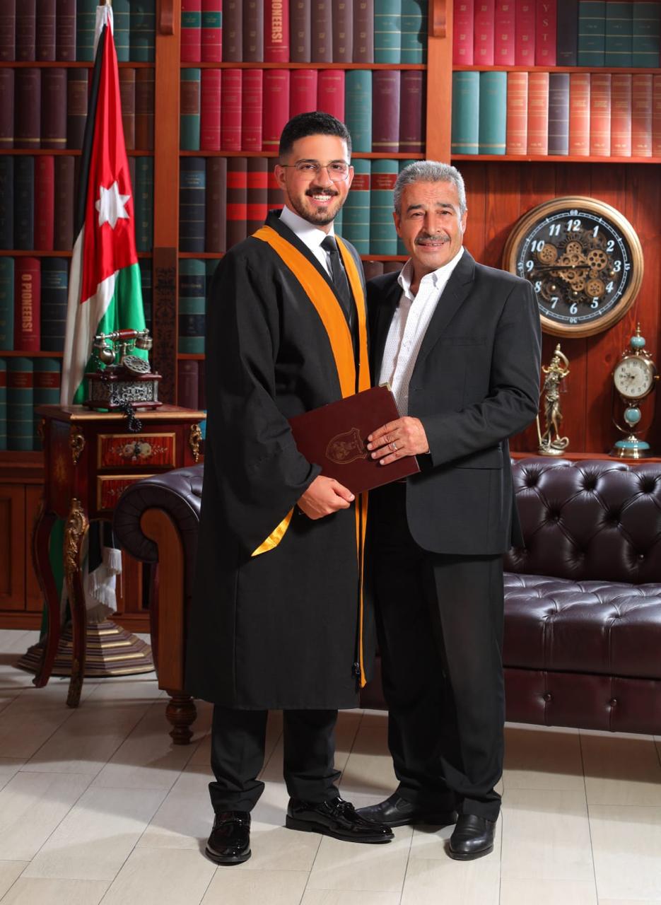  أسرة "سرايا" تهنئ الصديق محمد الدراوشة بتخرّج نجله "علي" من الجامعة الأردنية