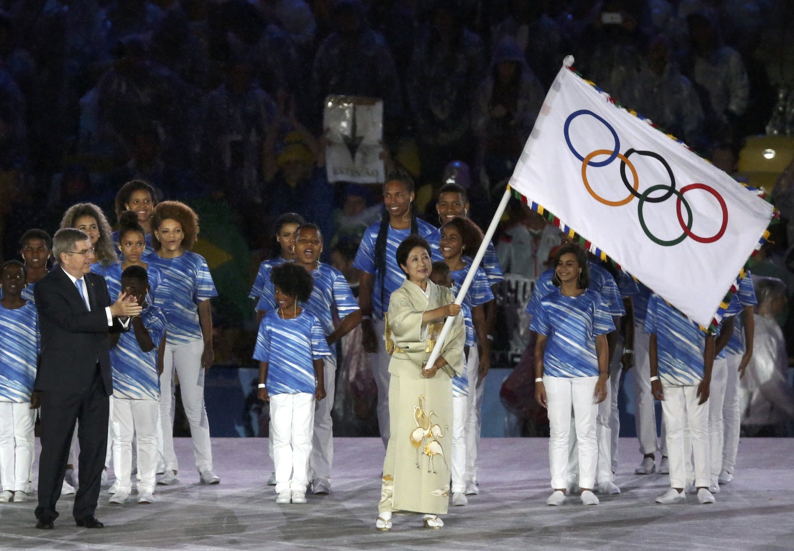 العلم الأولمبي يصل طوكيو عاصمة دورة 2020 "صورة "