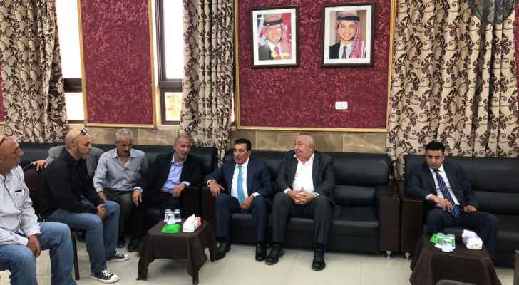 الطراونة يقدم واجب العزاء بالفنان الراحل ياسر المصري