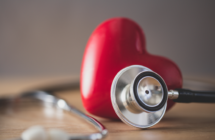 طبيب بارز يحذر من مشروب شائع ويصفه بـ"موت سائل"