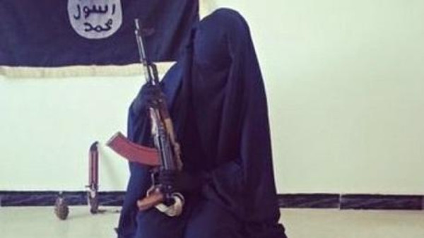 فتاة يهودية تحارب الى صفوف "داعش" تثير رعب إسرائيل 