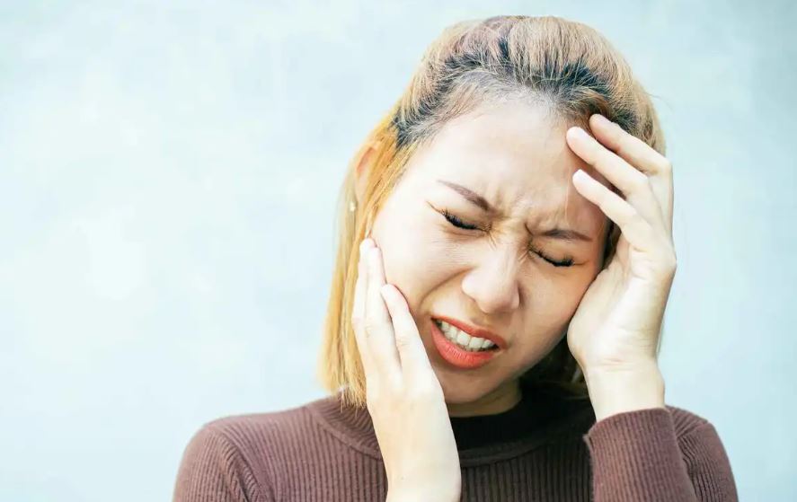 ليس كل صداع من الرأس ..  أسنانك قد تكون السبب 