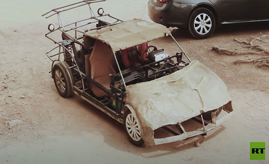 بالفيديو: نيجيري يجمع سيارة من قطع الخـردة القديمة