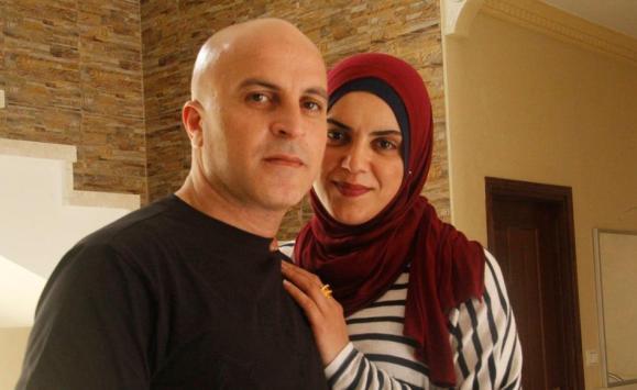 فلسطينية تستقبل خطيبها بمنزل من راتبه بعد 16 عاما بالأسر
