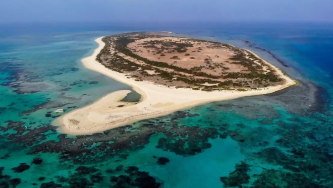 جزيرة سِمر ..  وجهة فيروزية تخبئ سر عسير العتيق