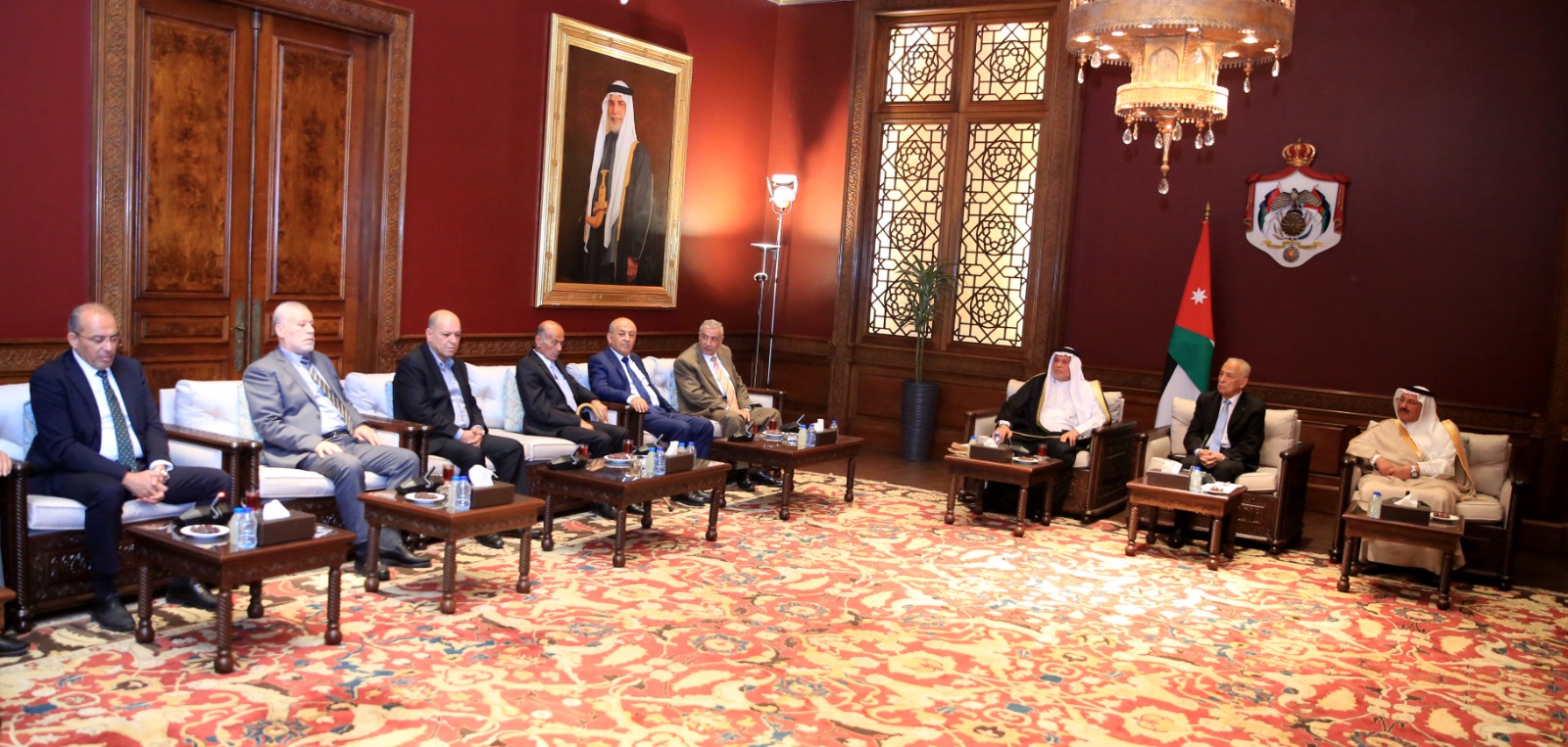 العيسوي يلتقي فعاليات شعبية وتطوعية