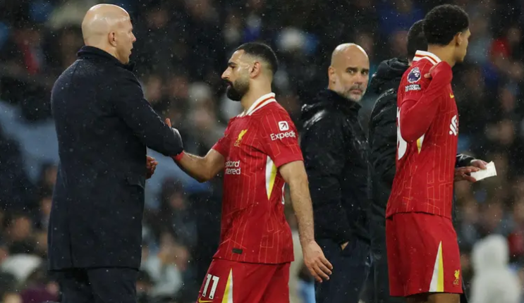 مدرب ليفربول يدافع عن صلاح: "إهماله" أبرز مميزاته