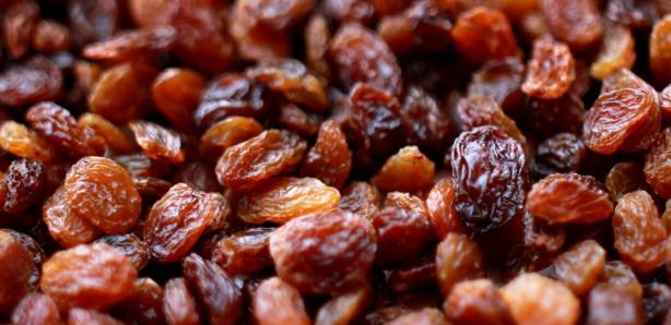 تعرف على فوائد أكل الزبيب