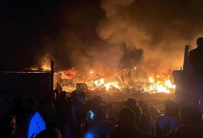 استشهاد 10 فلسطينيين في غزة والاحتلال يلاحق النازحين