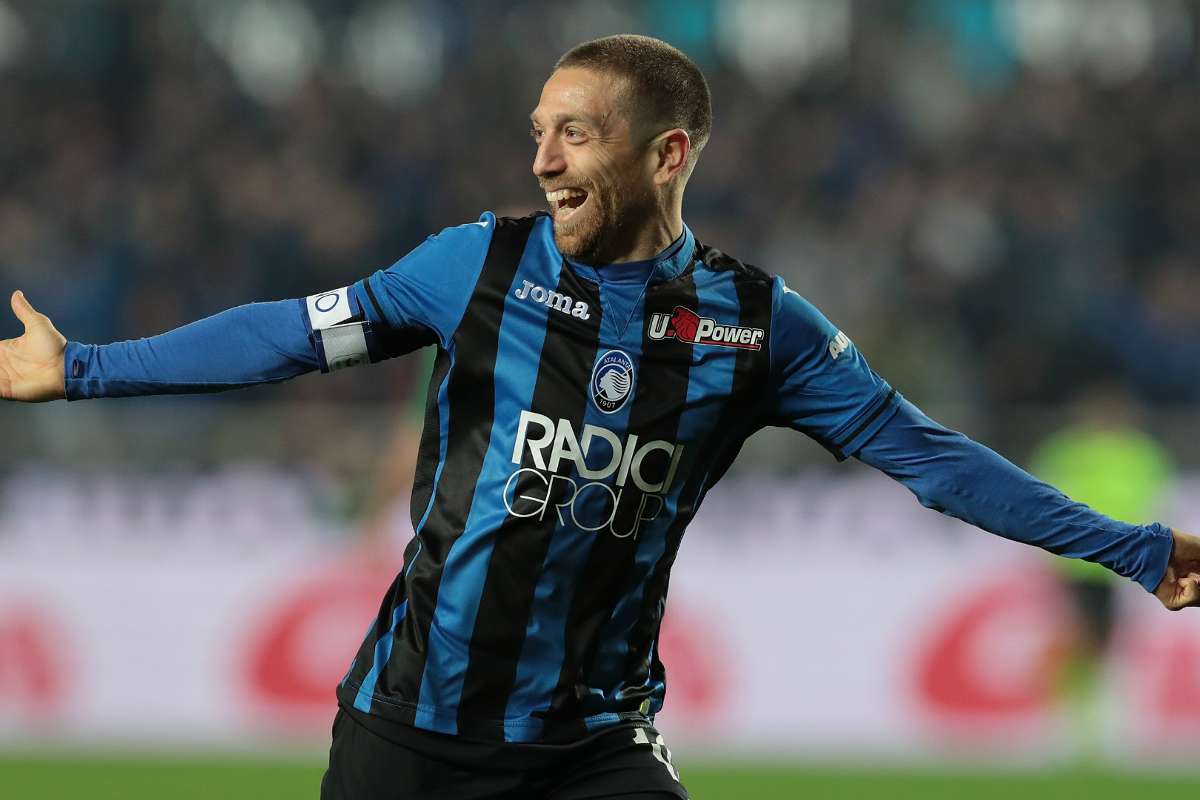 نجم أتالانتا الأفضل في الدوري الإيطالي