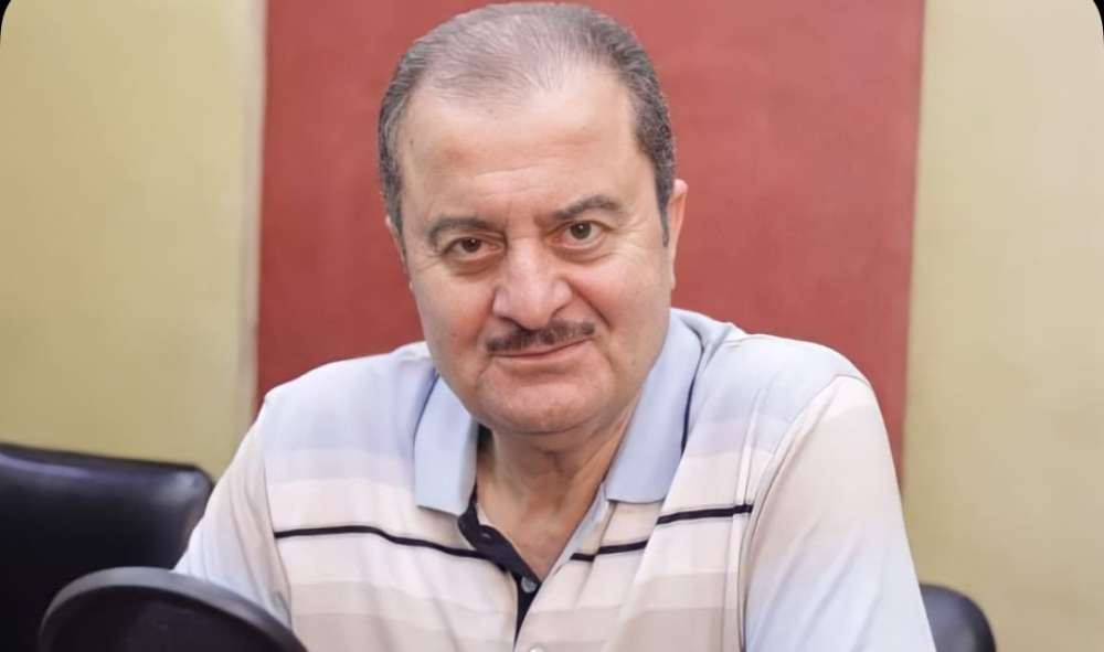 بالفيديو والصور  ..  بكاء وانهيار الفنانين أمام مشفى الرازي بعد رحيل نقيب الفنانين زهير رمضان