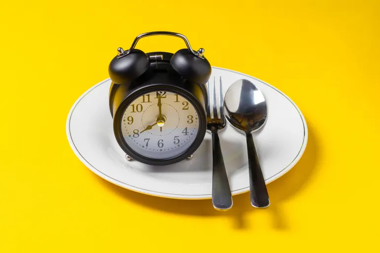 كيف يحمي الصيام الدماغ من الأمراض العصبية؟