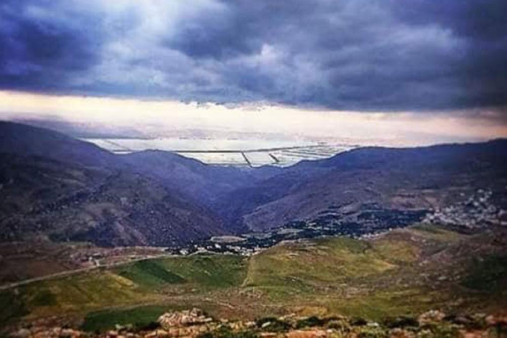 قرية عراق بالكرك… تعب يومي بسبب الشوارع والمياه