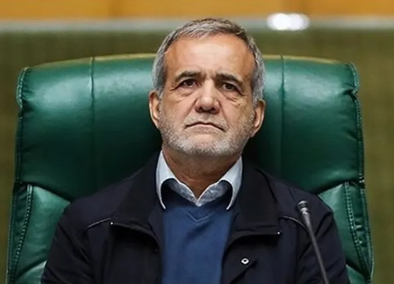 خط أحمر لإيران ..  الرئيس يربط أي تهديد لخامنئي باندلاع اضطرابات شاملة