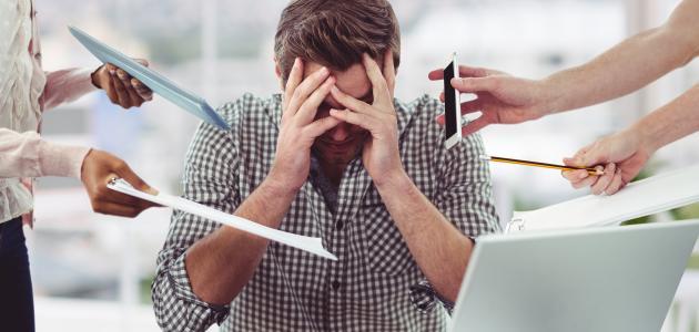 استطلاع: الشباب والنساء الأكثر تعرضاً للاحتراق الوظيفي