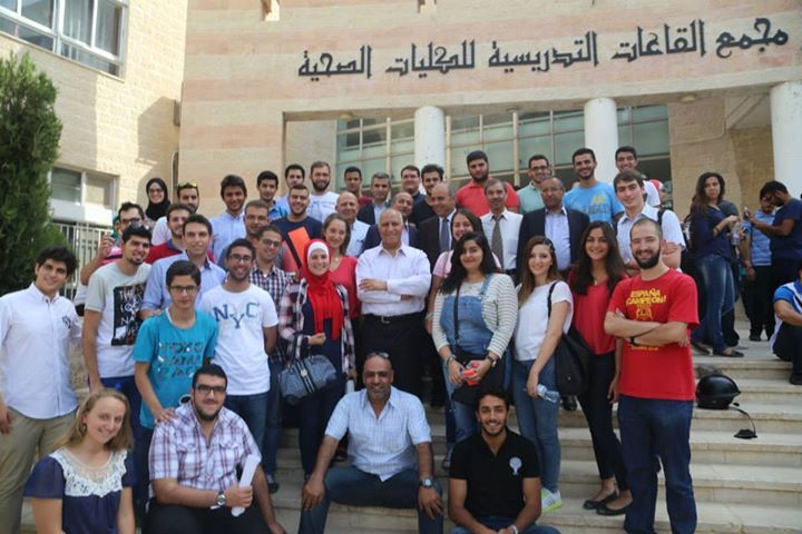 كلية الطب في الجامعة الاردنية تقيم مائدة افطار على شرف رئيسها 