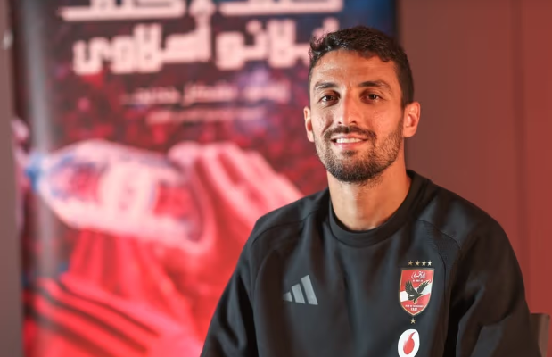 طاهر محمد: وجودى بالأهلى ساعدنى فى أن أضع اسمى بين الأسماء الكبيرة والعظيمة