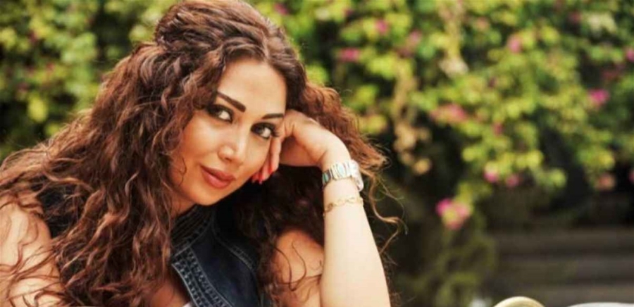 أطلت بالأبيض ..  نجمة مسلسل "باب الحارة" تدخل القفص الأبيض شاهدوا عريسها