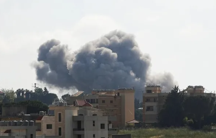 الجيش الإسرائيلي يبدأ هجوما واسعا على مدينة صور اللبنانية