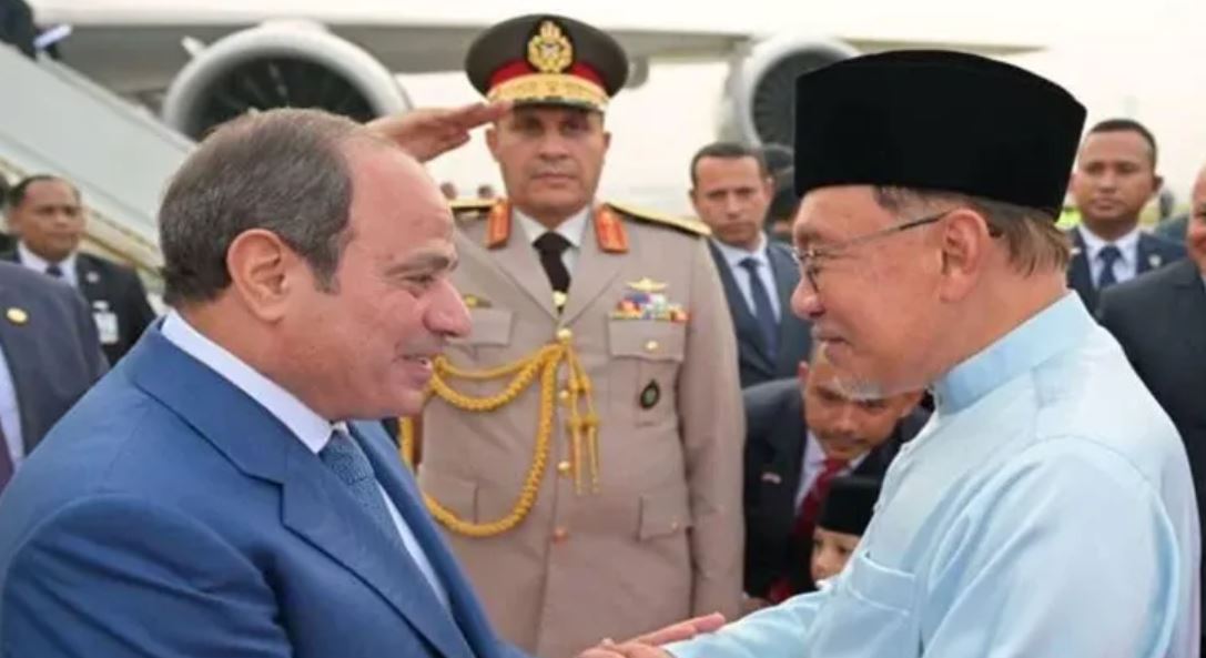 "تملي معاك" لعمرو دياب تتصدر مشهد استقبال السيسي في ماليزيا ..  ما القصة؟ - صورة