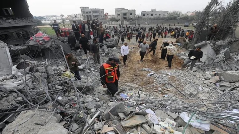 20 شهيدا جراء قصف الاحتلال مناطق عدة في قطاع غزة
