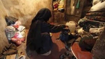 اردنيون يهبون لمساعدة محتاجه في انطاليا والانيا طلبت مساعدتهم بعد نفاذ الطعام من منزلها  .. صور 