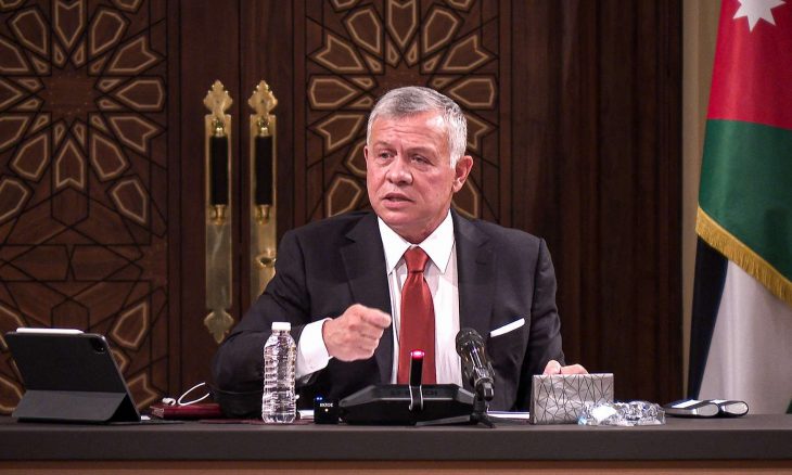 هل يتّجه الخصاونة لتعديل وزاري  ..  سؤال العيد: من سيبقى و من سيُغادر من "كبار المسئولين" بعد رحلة الملك إلى واشنطن؟