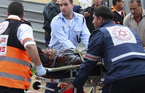 إصابة مستوطنة إسرائيلية بعملية طعن داخل حافلة في القدس وفرار المنفذ