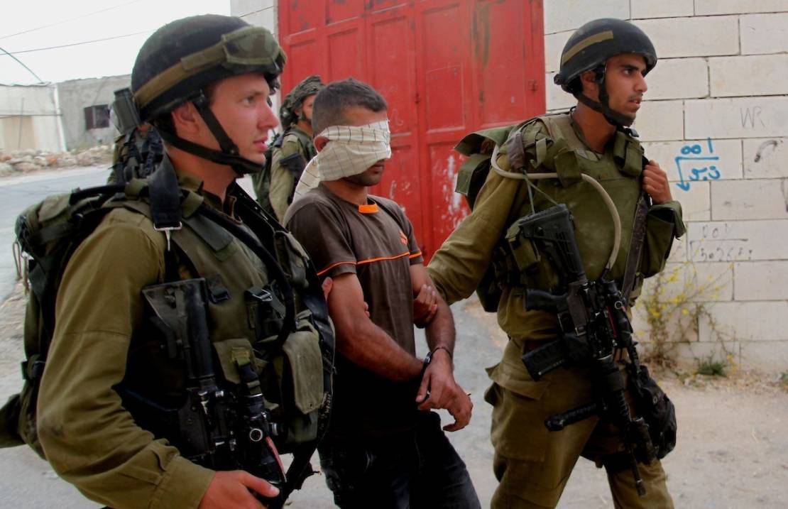 بالفيديو  ..  اعتقالات في القدس والضفة المحتلة وإصابة مصور صحفي