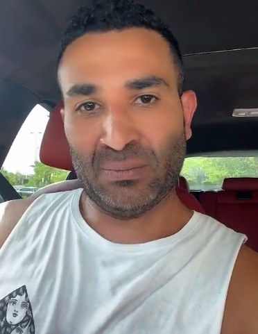بالفيديو ..  هكذا علق أحمد سعد على كثرة رنين هاتفه