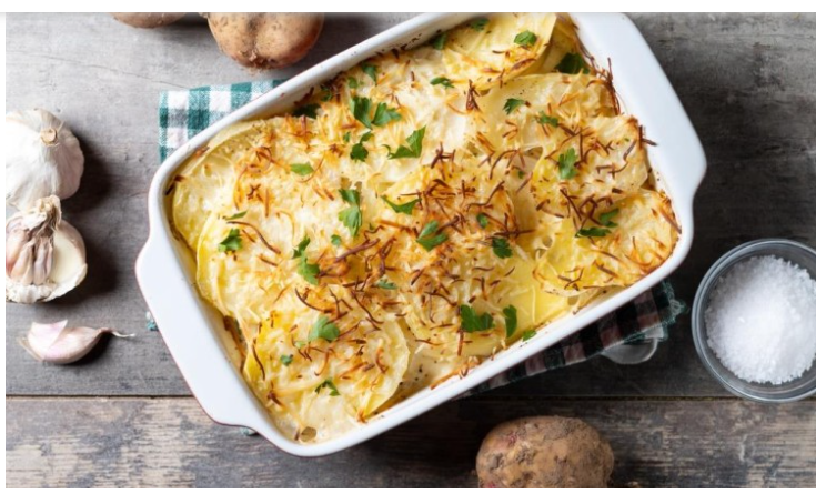 البطاطس بالبشاميل بالفرن