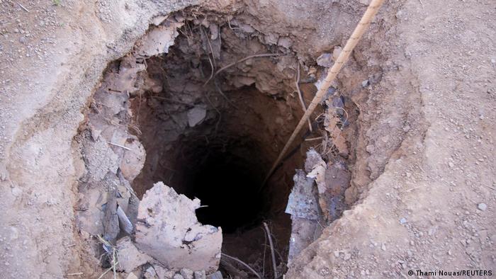 إنقاذ طفل سقط في بئر ماء فارغ في لواء الرمثا