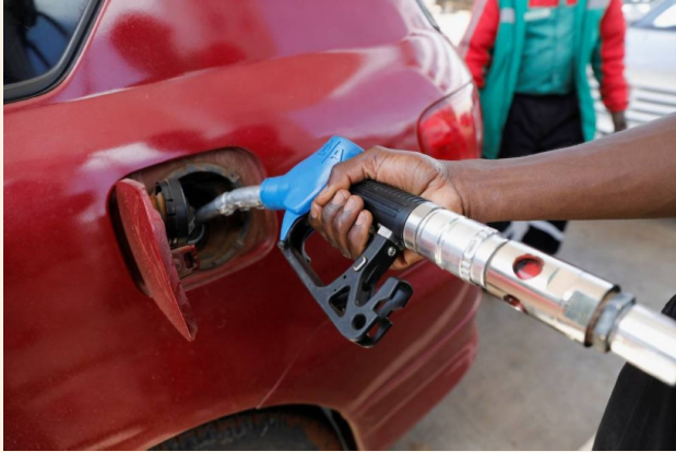 ممنوع تشغيل السيارة مطلقاً ..  خطأ شائع أثناء التزوّد بالوقود يدمّر المحرّك في ثوانٍ