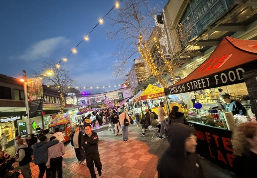 أكل الشارع في أستراليا: تجربة جديدة في المذاق