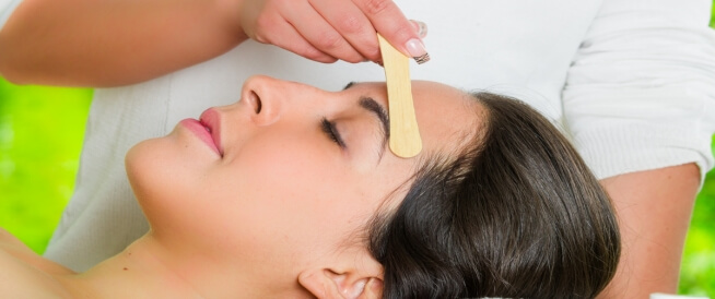 أضرار إزالة الشعر بالشمع