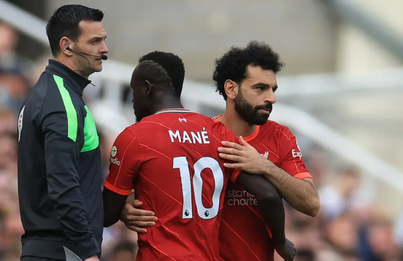 ماني يطلب المساواة بصلاح ..  وليفربول يرفض
