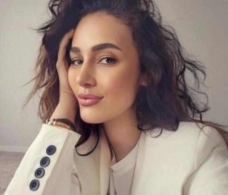 أحمد آدم ساخراً: شيرين تتحجب وحلا شيحة تتجوز حسام حبيب ..  فيديو