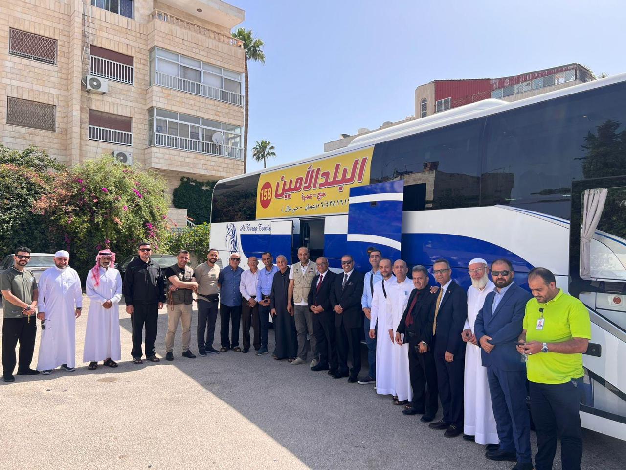 نقيب الصحفيين يودع بعثة الحج الإعلامية