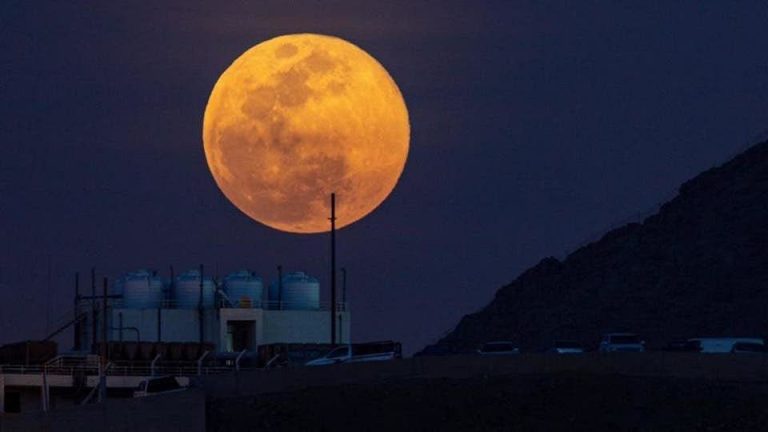 ما تفسير رؤية القمر في المنام  ..  وعلى ماذا يدل