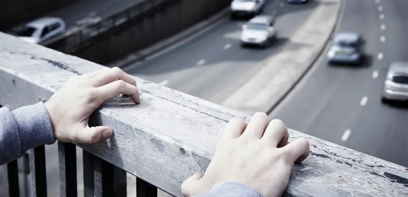 طلّقت زوجها وباعت أثاث المنزل ..  وما حدث معها لاحقاً مروّع
