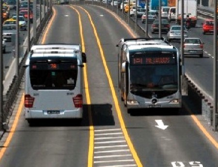 الباص السريع يقتل شابا من كوادر "الكهرباء"