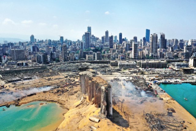  لبنان: توقيف مدير عام الجمارك في ملف تفجير المرفأ