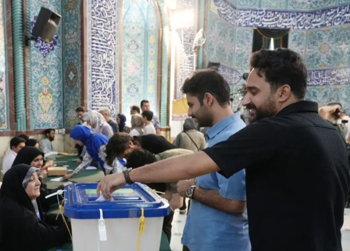 "انتخابات إيران" ..  إقبال كثيف وتمديد الاقتراع 4 ساعات