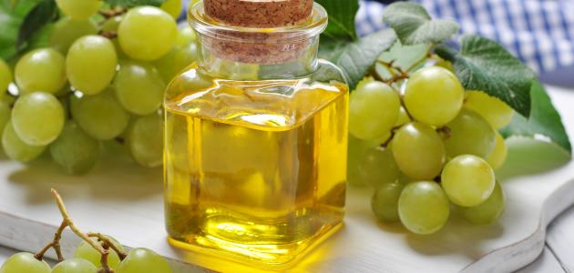 زيت بذور العنب لتفتيح البشرة